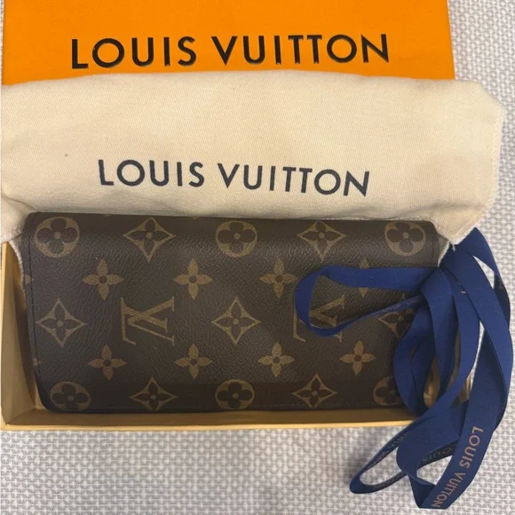 Louis Vuitton Monogram Wallet - Picture 8 of 8